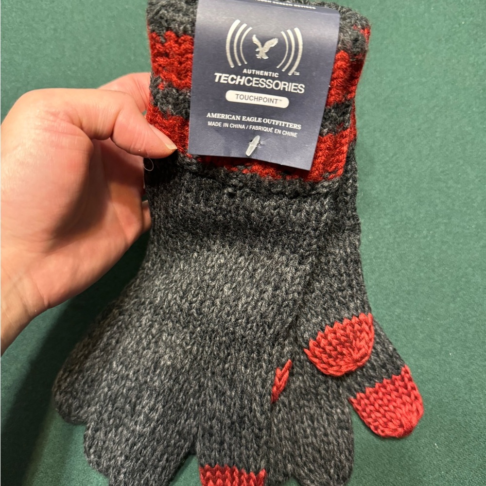 American Eagle gloves with touch point